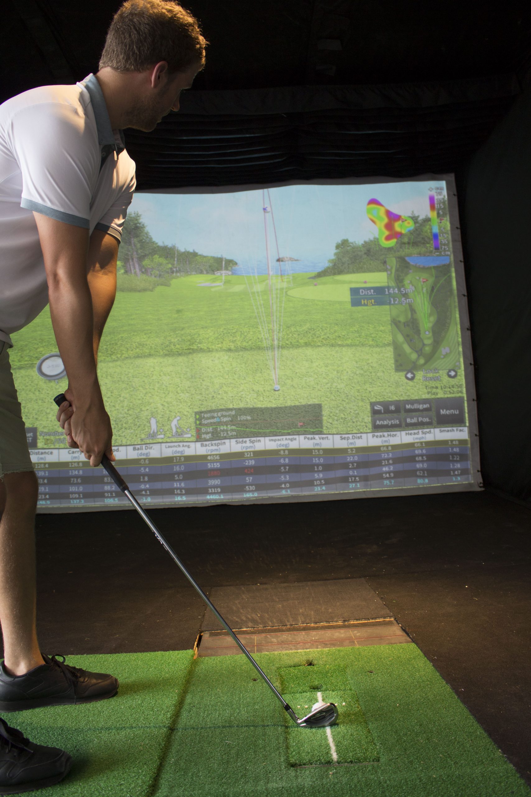 Improving my golf game using XGolf Simulator Technology